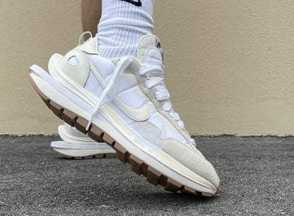 Nike x sacai Vaporwaffle Sail Gum DD1875-100